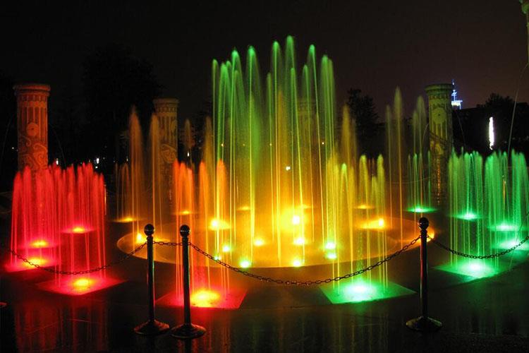 旱地喷泉适于宾馆、公园、大厦、街景小区等地方