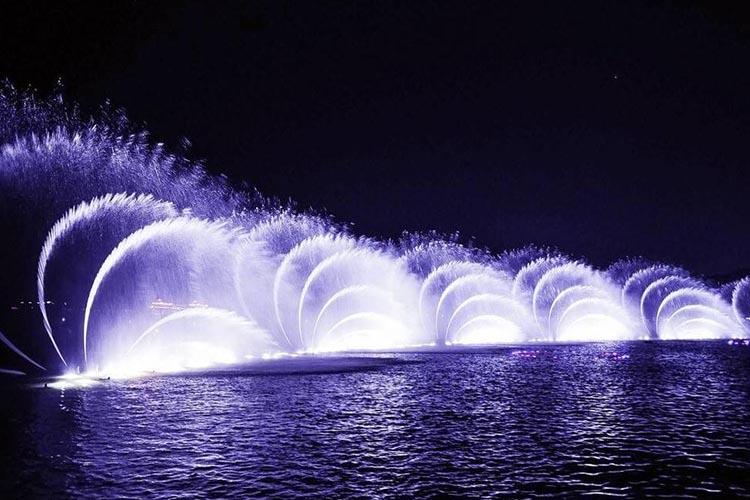人们对喷泉的造景功能、娱乐功能、环保功能认识的提高，开拓了喷泉的应用范围