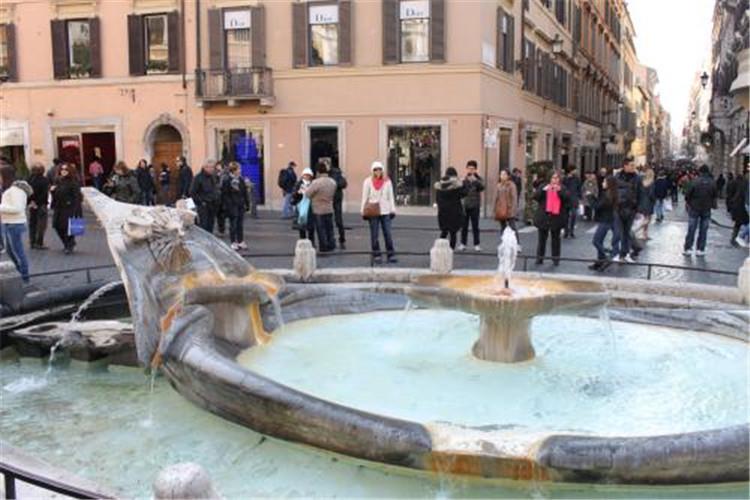 趣味喷泉作为现今城市建设中不可获取的一种特色景观