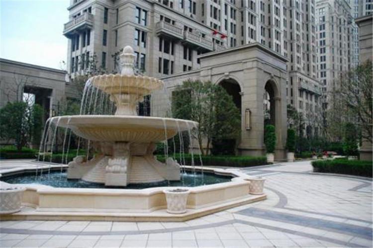 欧式喷泉雕塑维修维护中较主要的便是喷泉泵